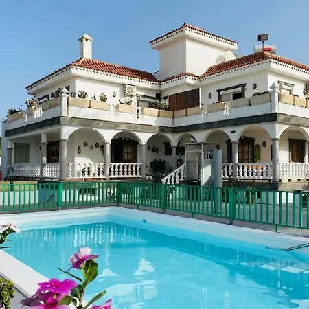 2 With Private Pool At Diaz Aleman *